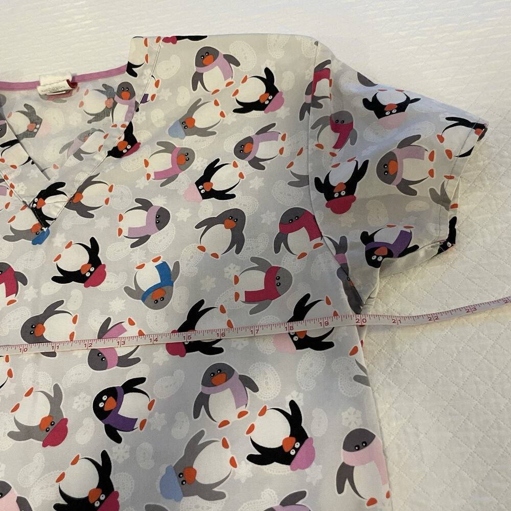 Dickies Penguin Paisley Festive Winter Print Scrub Top Size Small Cotton Gray - Picture 4 of 7